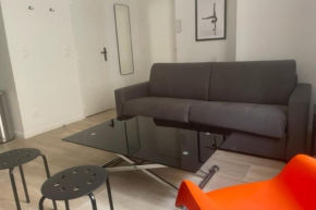 Cosy Appt 2minutes old port and beaches!